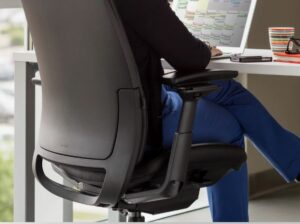 Офисные стулья: комфорт, эргономика и стиль в одном решении
