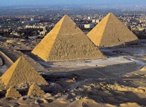 Египетские пирамиды: история, архитектура и значение в культуре Древнего Египта