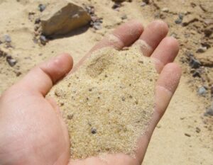 Песок: свойства, применение и значение