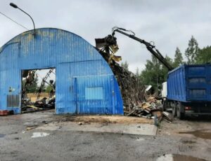 Демонтаж ангаров: экологичное разрушение и утилизация конструкций